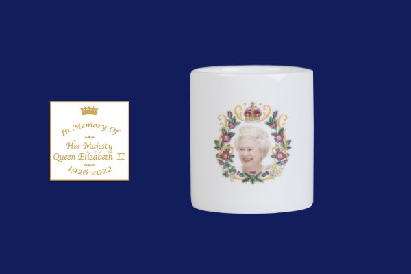 Queen Elizabeth II Commemorative Pot - Image 3